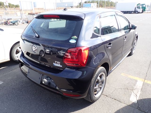 
								VOLKSWAGEN POLO AUTOMATIC 2015 petrol for Sale full									